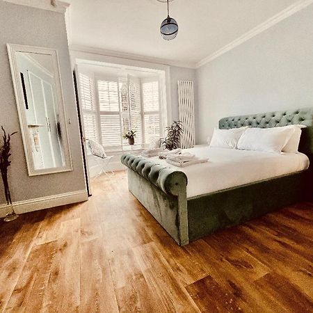 Ingleside Mews Apartment Whitby Bagian luar foto