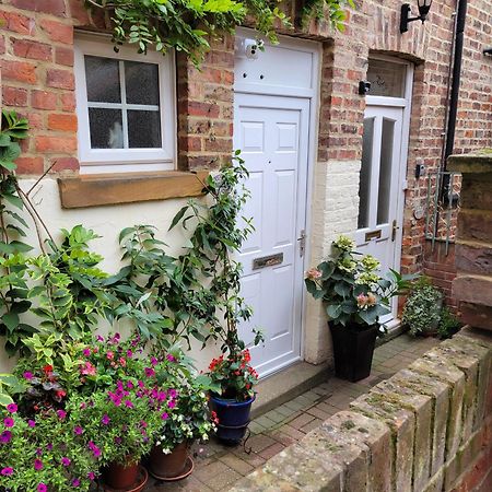 Ingleside Mews Apartment Whitby Bagian luar foto