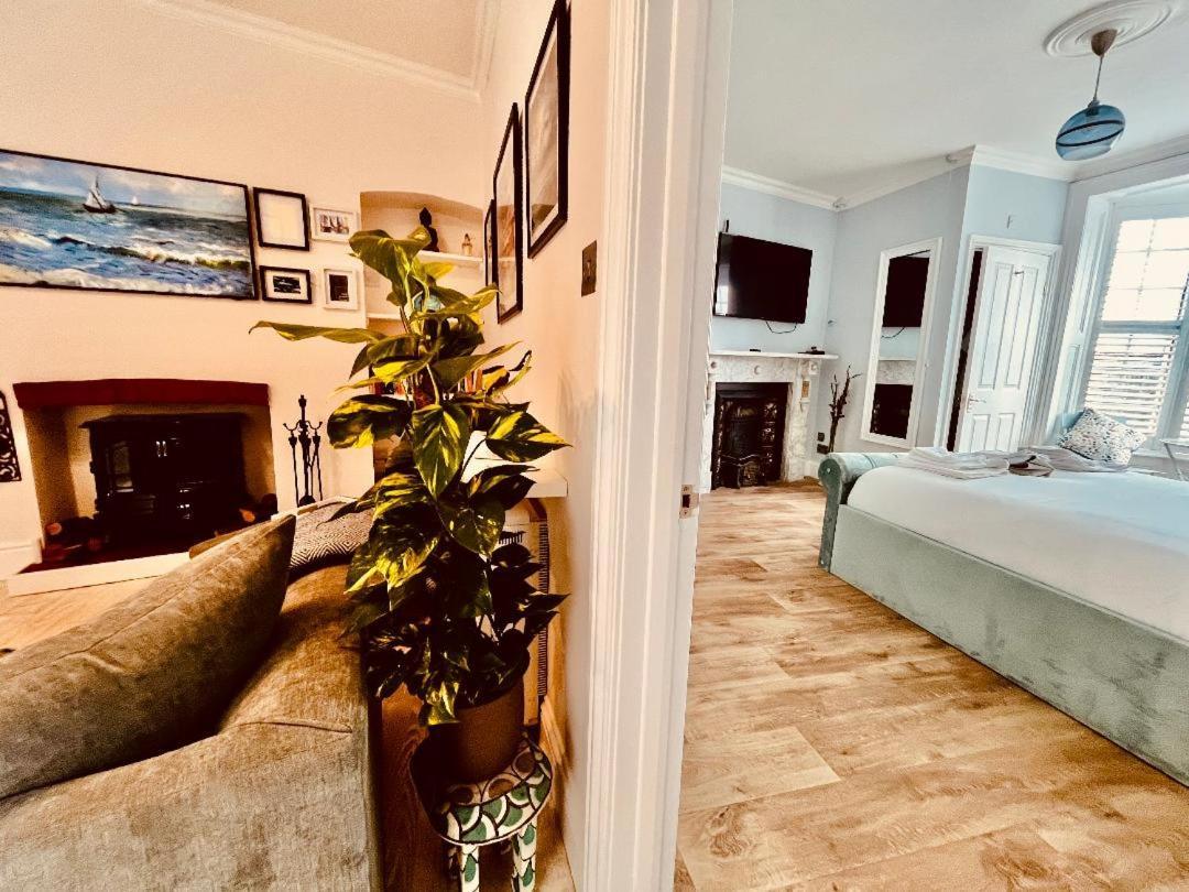 Ingleside Mews Apartment Whitby Bagian luar foto