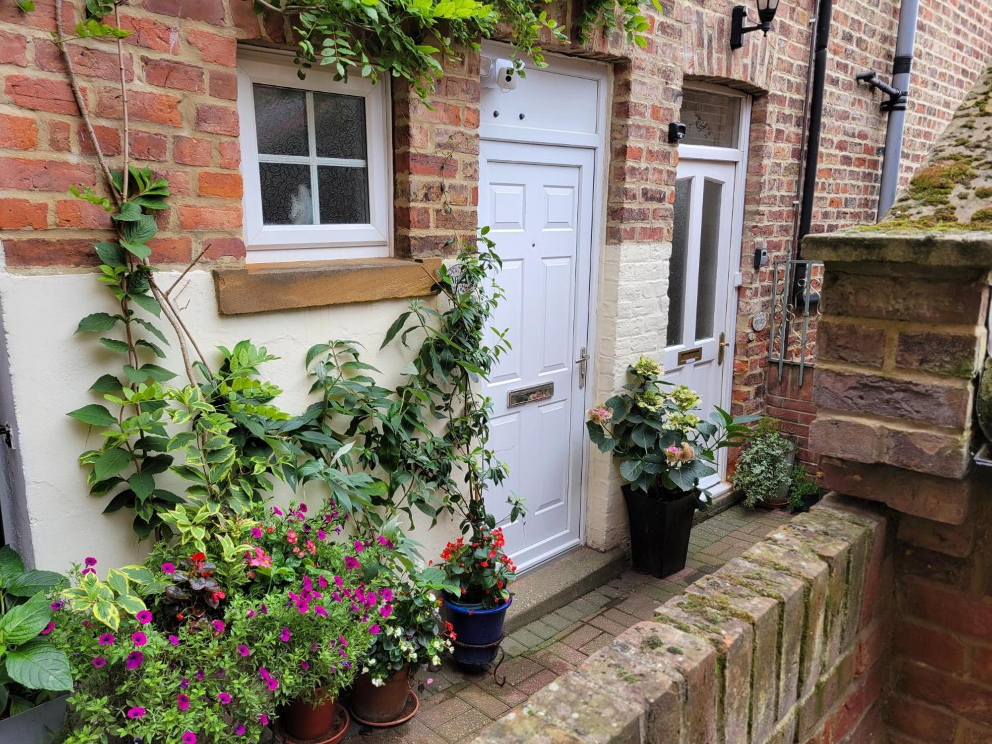 Ingleside Mews Apartment Whitby Bagian luar foto